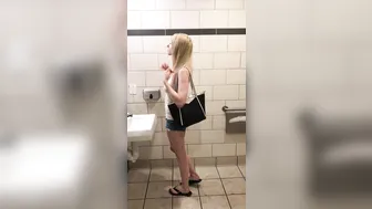 gialovexxx onlyfans blowjob scene giving head to jacobkxxx in the starbucks bathroom