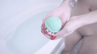 brennasparksxxx onlyfans megacute video monday brenna bath bomb