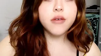 Thighschooler in a Live Adult Video Chat Room Now