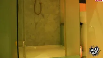 mydirtyhobby Julia-Herz Dusche von zickiger Freundin vollgepisst