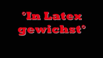 Eve-Deluxe Meine frisch t?дttowierte Pussy geil gewixxt