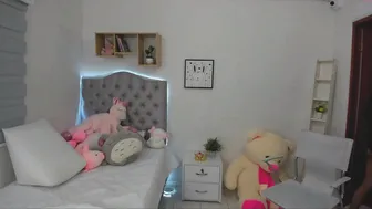 hanna_costello 5.52.020 32 female chaturbate