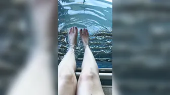 jasminejae.17.05.04.026.new-video!-feet-splashing-in-the-pool-#footfetish-#footfetishnation