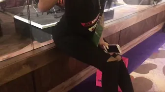 chrisstrokesxxx.18.01.30.912.take-yo-pants-down-girrrl