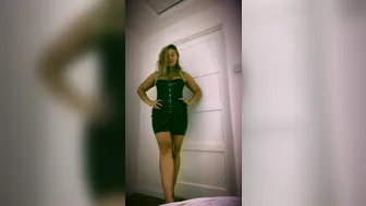 Beth Bennett onlyfans December 4th тАШMistress says youтАЩre on the naughty listтАЩ BethтАЩs naughty advent calendar 2019-12-04
