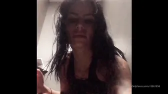 julianacandy gym shower_webcam2020