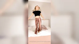 THEREALBRITTFIT onlyfans Pillow Wand