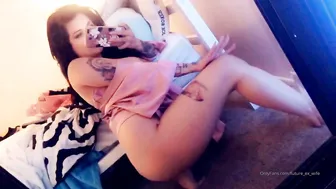 KAREN onlyfans 5e1c179b8c5ba73de9a2f