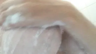 COURTNEY CUMMZ onlyfans_16-07-12 516 Bubbles & boobies! 1280x720