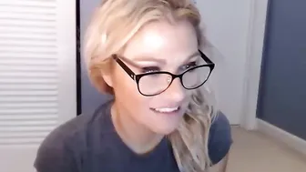 yourfavoritemom82 chaturbate sexy slut