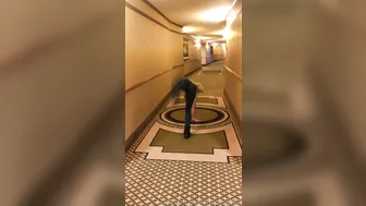 morganrain 14.03.2019 5413187 Cartwheeling down the hallway