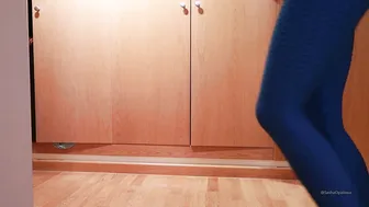 sashaopalowa 18.03.2020 26233844 Sentadillas con el consolador realista Espero animart