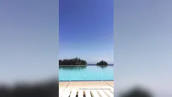 xbrooklynbluex 10.09.2019 10685272 SPY CAM that naughty pool guy has been leaving his