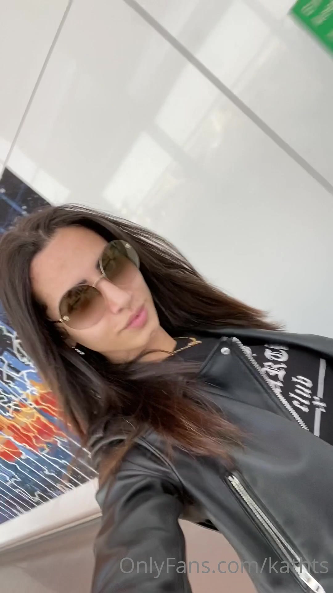 Kathts 01.05.2020 36100923 Had some airport fun on my way home (1) -  camHUB.cc