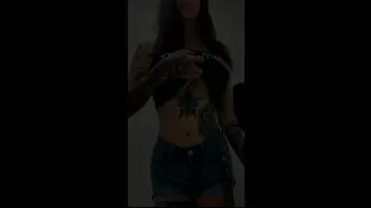 Amanda Verona Valora OnlyFans 03.24.2020 Denim Shorts Tease Video
