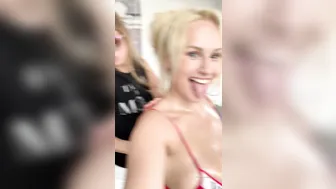 angelwicky 26 11 2019 14979289 Getting my body oiled up befo