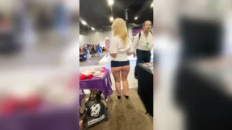 mrssiren 15 11 2019 14209498 MrSiren perving on me shaking my booty during Exxxotica
