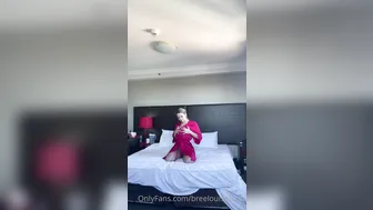 breelouisexoxo 06 07 2020 76923418 Strip tease from red robe