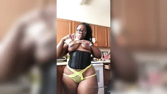 diorlips 02 12 2019 15412801 Getting ready to cook up something delicious