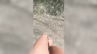 lillyroma1982 06 08 2018 2957161 Few seconds video of me walking on the beach