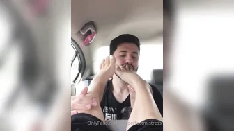 theperfectmistress_Watch this guy slobber on my toes_22091860