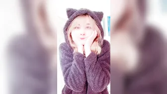 envyanne 2020 01 22 19642407 It_s_cleaning_day_3_here_s_a_quick_flash_before_I_get_back_to_it