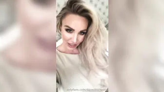 danniiharwood 05 05 2019 6513522 Sexting Sunday Who wants to stay at home and play