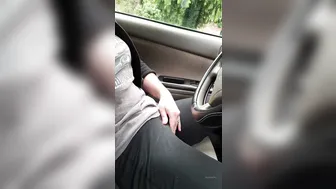 subrinasky 04 03 2020 24321574 Meanwhile outside in the car...