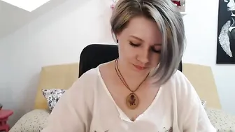 jessycahottie  Play With Her Toy On Cam