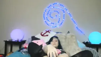 asiri_stone  Horny chick masturbate her pussy