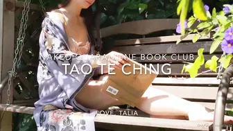 elfgirltalia 16.04.2020 Hanging out in a sunny garden reading from my favorit