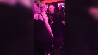 unicornprincessjayne 12.11.2019 She gives me a hand in get