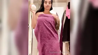 priya y 02.06.2020 Oiling up Video