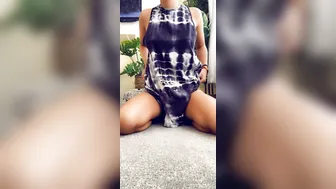 hempresskc 22.04.2020 Afternoon .... whatsapp got so frisky last night (1)