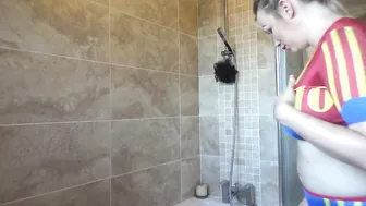 Penny_Lee_-_Messy_Footbal_kit_-_ManyVids