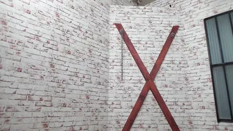 Penny_Lee_-_Looking_up_at_Goddess_Penny_-_ManyVids