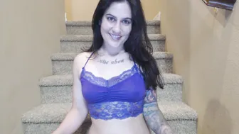 Erin Marie O'Keefe aka Goddess Green Eyed booty-shake-on-stairs