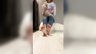 thecherryblond 1-02-2020-21.80.4683-Ignoring you