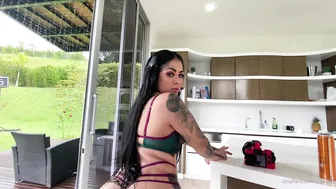 unacakez 1.40.4202 31.79.4537 I love bouncing my ass