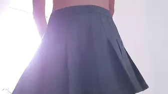 everlenn  Showed her ass on the camera