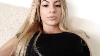 sexylicious21  lost control and fuck her self