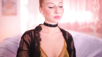 misskreazy sexy hottie relish sucks sex toy