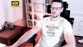 hot_martin25 the nipple with big boobs fascinates the look