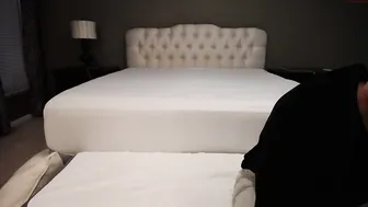 videoxxx spectacular skin cleaves the vagina with a large dildo