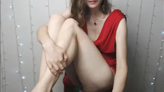 tinaa_love sponge courtesan in the office spoils himself with pleasures