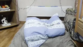 lovelycami11a incendiary lady masturbates both holes with pleasure