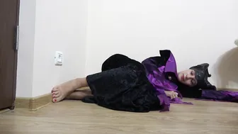 Mellyboo nude bitch fucks anus ass