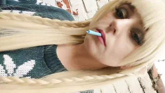 HayHay52 fingers in pussy