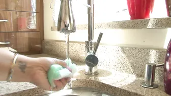 AshleyRider blonde babe bares her tits