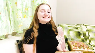 Delilah_Cass Unboxing_Bad_Dragon_Rex_Dildo ManyVids